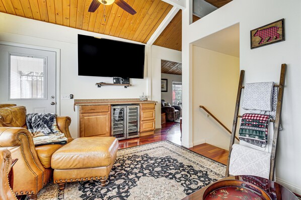 Arrowbear Lake Vacation Rental | 2BR | 3BA | 1,400 Sq Ft | Stairs Required