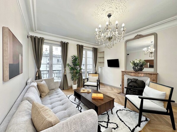 Perfect living room for families and friends, with tv and wifi.