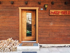 Braun, Eigentum, Fenster, Gebäude, Tür, Holz, Mauerwerk, Backstein, Rechteck