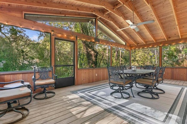 Outdoor dining