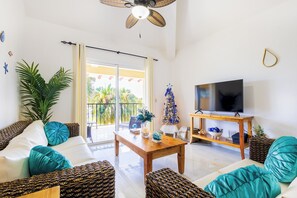 Perfect for families or groups, accommodating up to 8 guests.