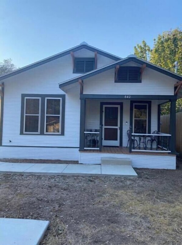 Front of house..
Landscaping in progress. 
