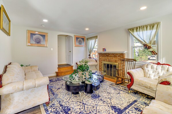 Wheaton Vacation Rental | 3BR | 2BA | 1,488 Sq Ft | 2 Steps to Enter