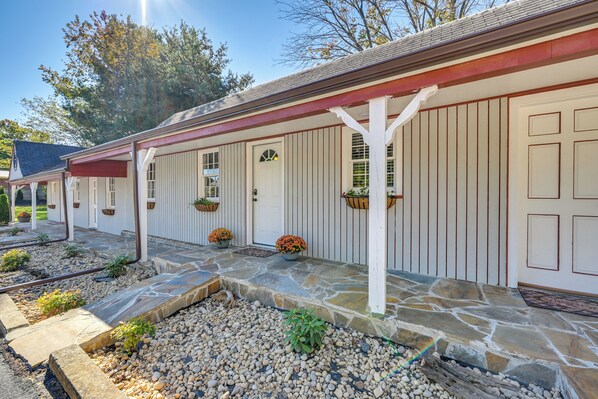 Cave City Vacation Rental | 1BR | 1BA | Step-Free Entry | 300 Sq Ft