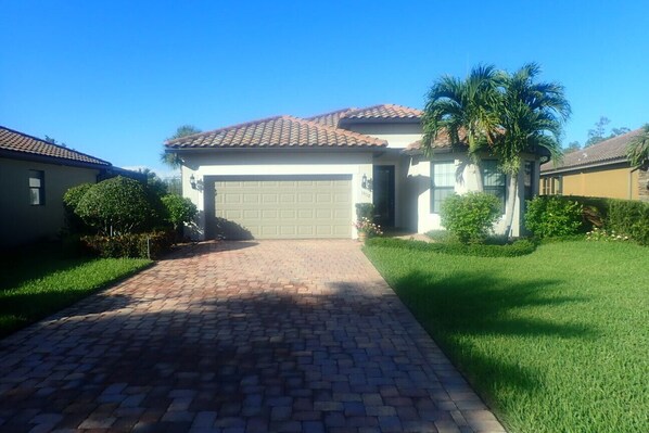 front of home,  on a cul du sac
