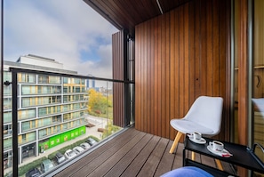 Balcony | Book Now with RENTUJEMY.COM