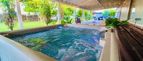 Outdoor spa tub