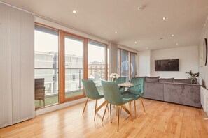 Living Room / Lounge
