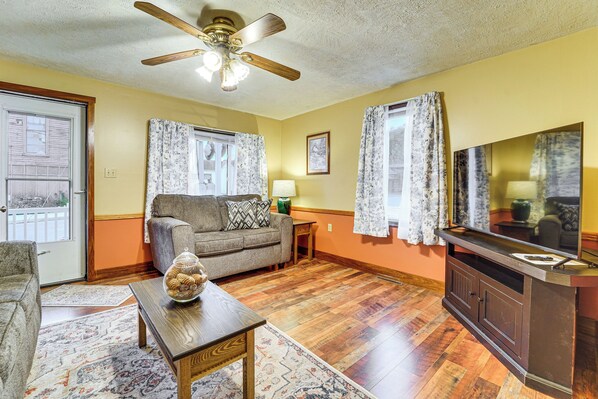 Tyrone Vacation Rental | 3BR | 1BA | 3 Steps to Enter | 1,200 Sq Ft