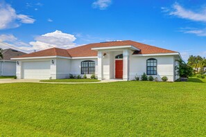 House Exterior | Lanai | Covered Patio | Gas Grill | Private Pool
