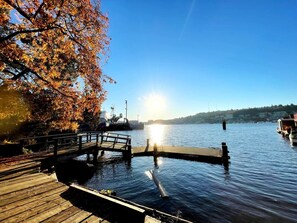 Lake access, especially in the warmer months to go kayaking & paddle boarding. 