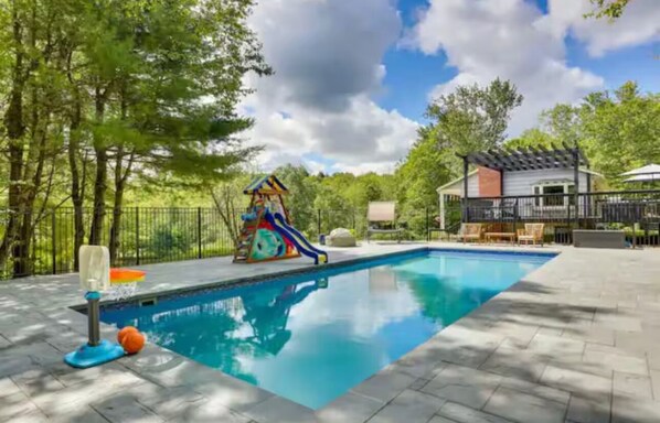 8ft heated saltwater pool