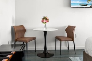 Miami Miami Beach Junior King Studio Dining Room