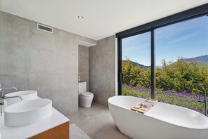 private ensuite for the fourth bedroom