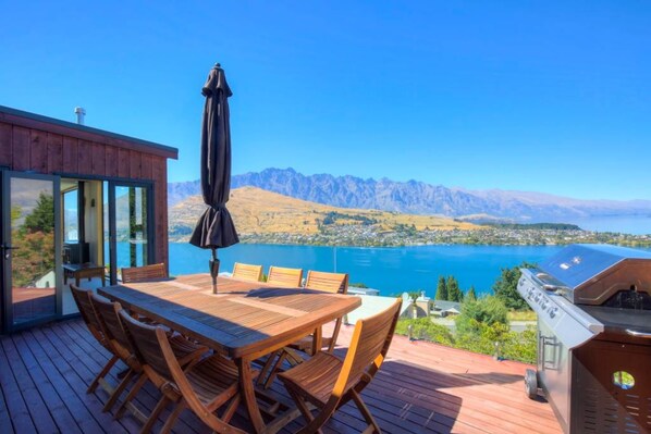 The awe inspiring views you get from the lovely outside deck