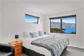Enjoy world class views of Lake Wakatipu and the Remarkables  from Bedroom 2.  

The super king bed can be split into two single beds on request.

There is an ensuite to this bedroom.