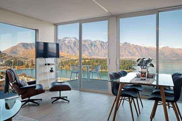 Huge windows and comfy furniture to capture the amazing views of the Remarkables Mountains and Lake Wakatipu.