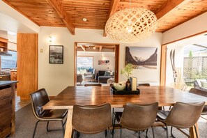 Large and spacious dining room