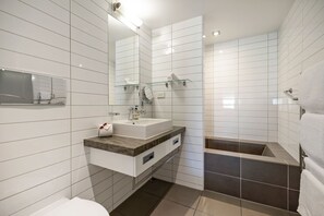 Master bedroom ensuite