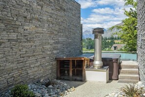Communal spa.  This spa needs to be booked as it is shared with other guests in the complex