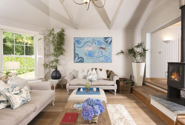 Warmly welcoming you to South Lodge, tucked away on Bonython Estate near Helston