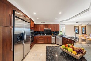 Kaanapali Plantation 18 Kitchen 1