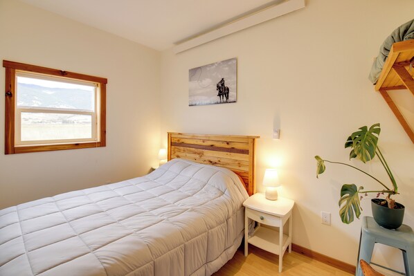 Arlee Vacation Rental | Studio | 1BA | 210 Sq Ft | Step-Free Entry