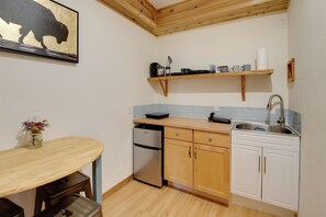 Kitchenette | French Press Coffee Maker | Hot Plate