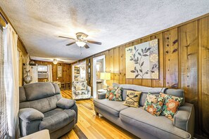 Living Room | Free WiFi | Smart TV | Gas Fireplace | Single-Story Home