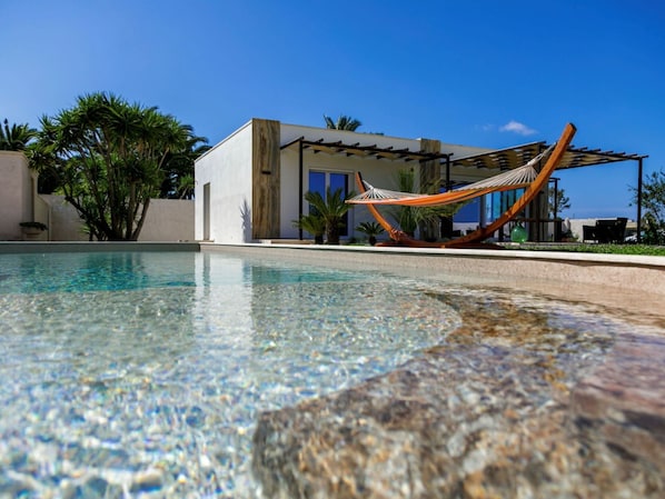 Sky, Water, Building, Plant, Swimming Pool, Tree, House, Leisure, Residential Area, Real Estate