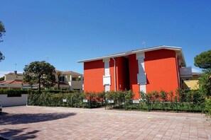 Außenseite Ferienhaus [Sommer]