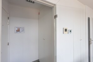 Entrance / Reception