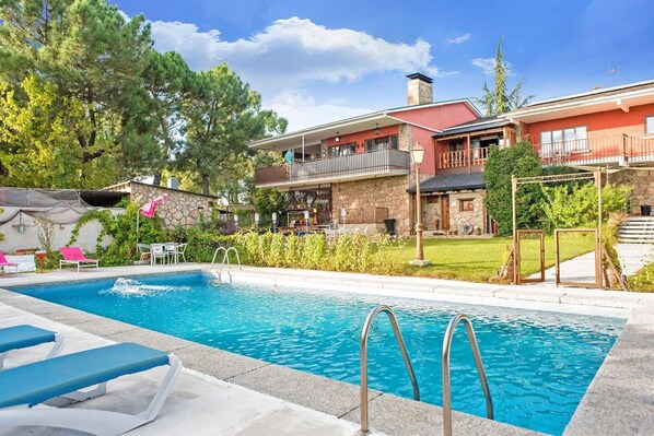 Holiday Home Swimming Pool