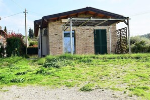 Außenseite Ferienhaus [Sommer]