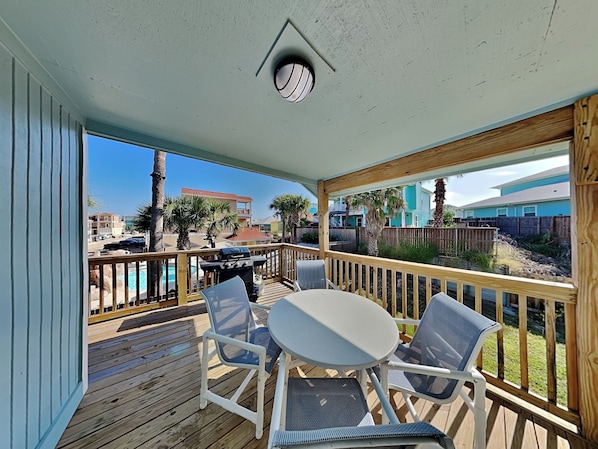 Upper Deck Back Patio - Covered Area