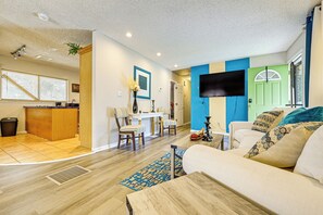 Living Room | Smart TV