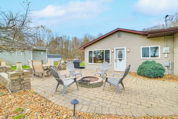 Harrison Vacation Rental | 3BR | 2BA | Step-Free Access | 1,550 Sq Ft