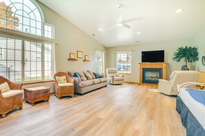 Living Room | Single-Story Home | Ceiling Fan | 6 Portable Fans | Smart TV