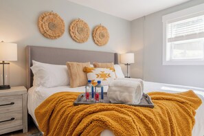 Bedroom 1 - King Bed