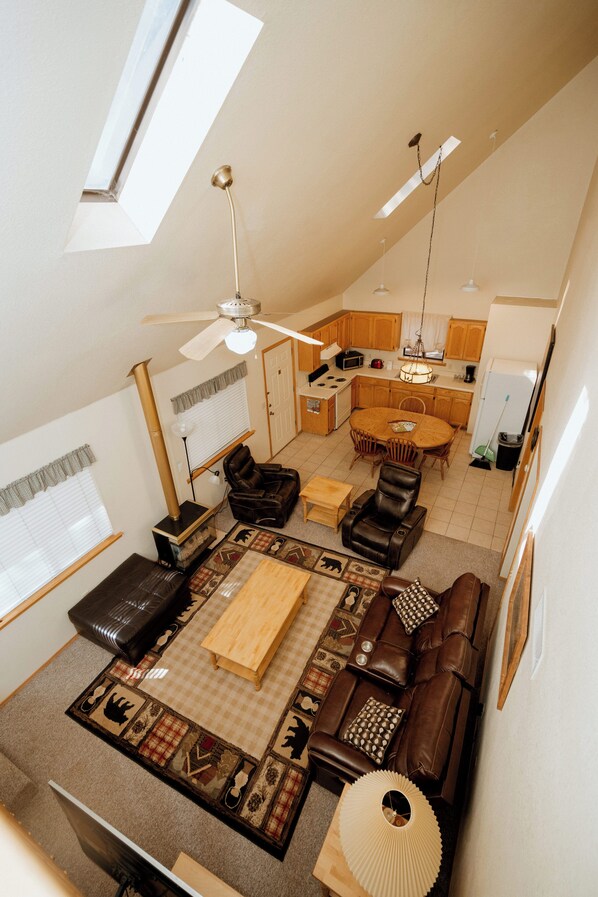 10 19 24NorthwoodResort Cabin#11 7