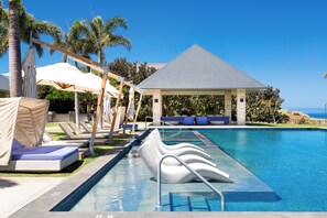 Amaui Villas guests have access to the exclusive Hapuna Park  - Large lap pool, loungers, modern fitness and 150 foot water slide.