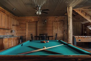 Spielezimmer
