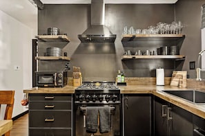 Fully equipped kitchen