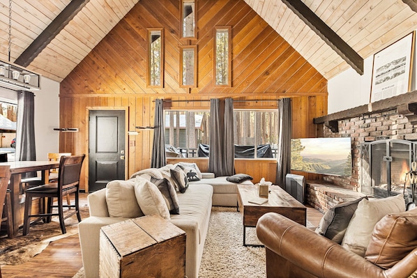 Cozy and spacious living area with TV