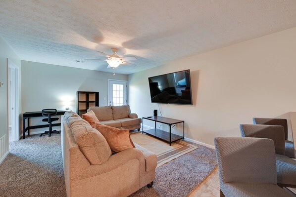 Elizabethtown Vacation Rental | 2BR | 2BA | 1,000 Sq Ft | Step-Free Access