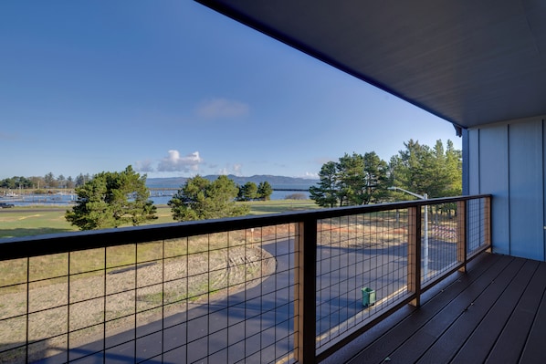 Hammond Vacation Rental | 4BR | 4BA | 2,150 Sq Ft | Stairs Required