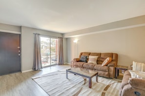 Living Room | 2 Queen Sleeper Sofas | Smart TV w/ Cable