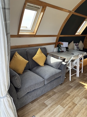 Living Room / Lounge