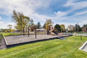 Weavers Landing | Community Amenities | Playground & Outdoor Pool