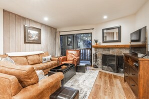 Living Room, Wood-Burning Fireplace, Flatscreen TV